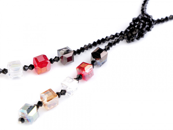 Náhrdelník z broušených korálků