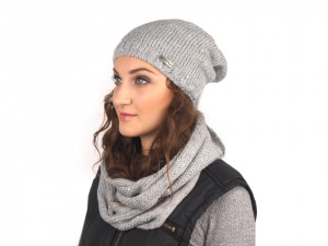 Dámská zimní čepice s flitry Capu