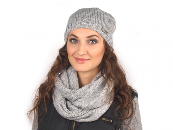 Dámská zimní čepice s flitry Capu