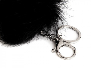 Kožešinová bambule na kabelku / klíče