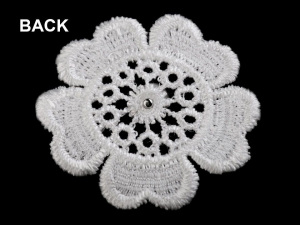 Krajková aplikace s perlou Ø50 mm květ