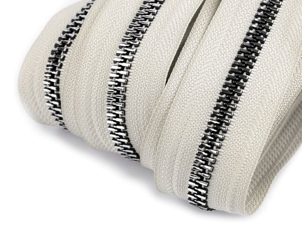 Zip kostěný se stříbrnými zoubky No 8 metráž