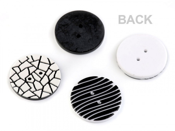 Knoflík velikost 32"