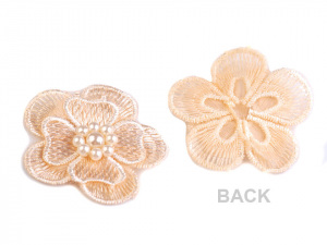 Textilní květ 3D Ø45 mm s perlami vyšívaný