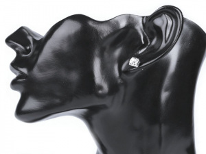 Náušnice s broušeným kamínkem - jablonecká bižuterie