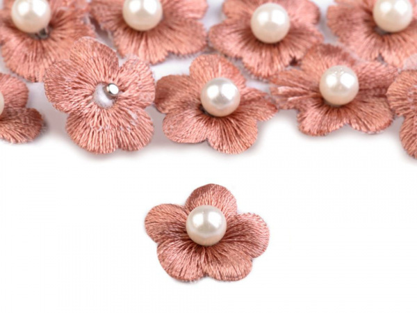 Vyšívaný květ Ø20 mm s perlou