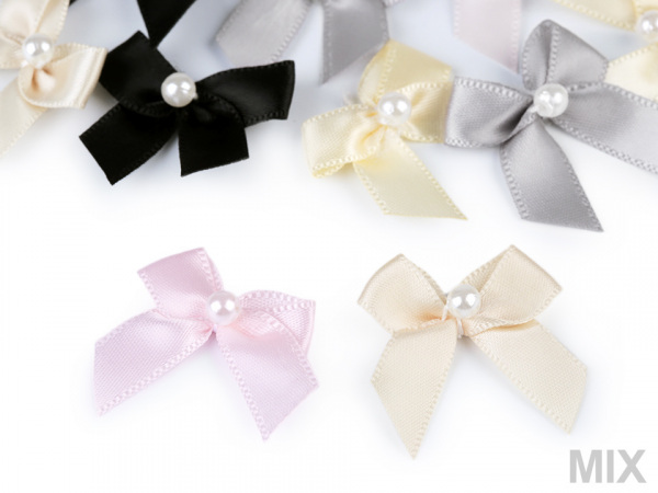 Saténová mašlička s perlou 30x35 mm