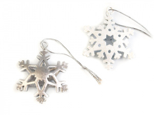 Kovová dekorace vločka s glitry