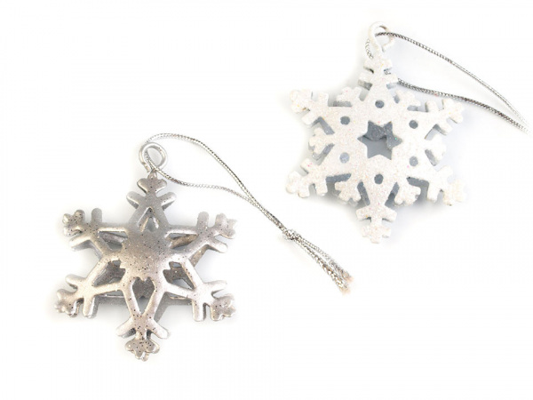 Kovová dekorace vločka s glitry