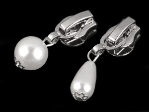 Jezdec ke spirálovým zipům 6 mm s perlou