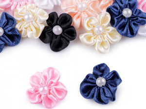 Saténový květ Ø25 mm s perlou