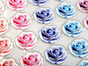 Nažehlovačka růže s kamínky