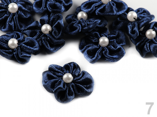 Saténový květ Ø25 mm s perlou