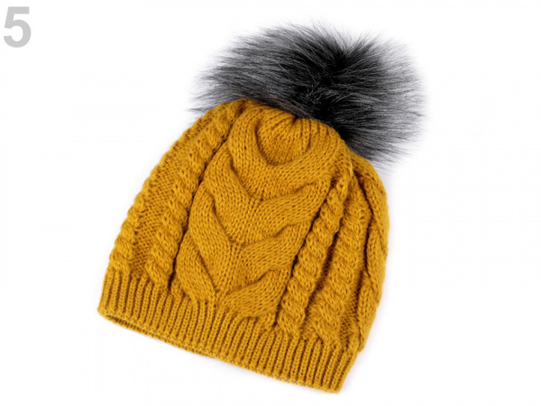 Dámská zimní čepice s bambulí