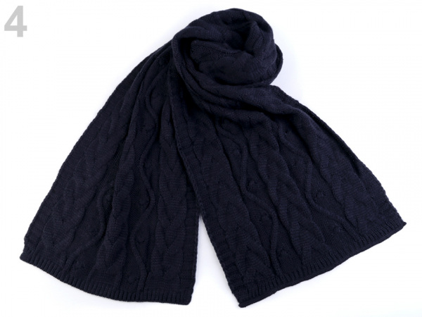 Pletená zimní šála s copy