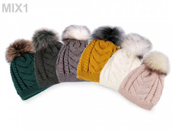 Dámská zimní čepice s bambulí