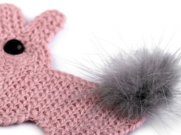 Háčkovaná textilní aplikace / nášivka s bambulkou králík