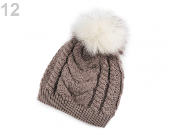 Dámská zimní čepice s bambulí