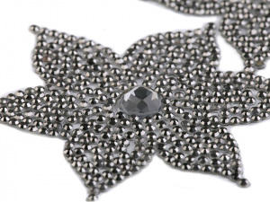 Nažehlovací květ s kamínky Ø62 mm