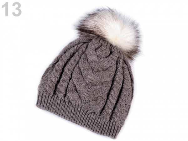 Dámská zimní čepice s bambulí