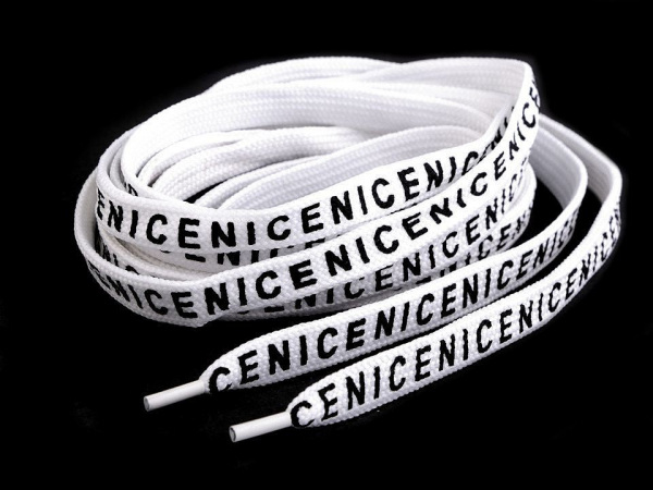 Oděvní šňůra s koncovkami do kapucí, vhodná i pro roušky, délka 130 cm