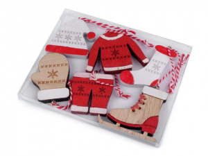 Vánoční dřevěná dekorace - brusle, rukavice, čepice, bunda, ponožka, kalhoty