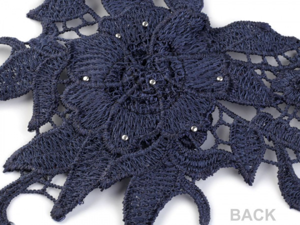 Krajková aplikace / vsadka 3D s perlami