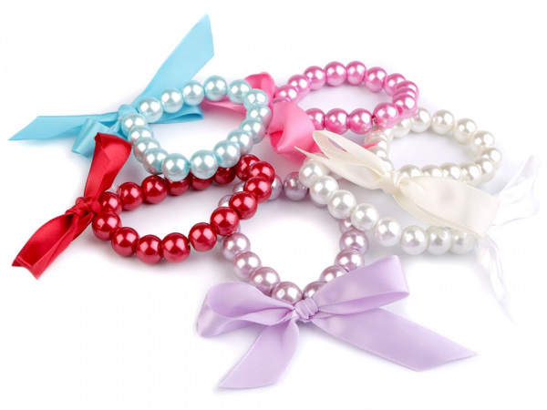 Perlový náramek s mašlí