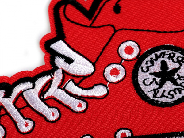 Nažehlovačka teniska s hvězdou