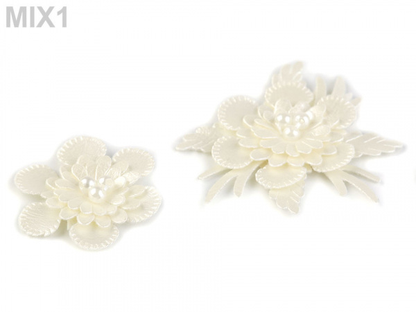 Textilní květ 3D s korálky