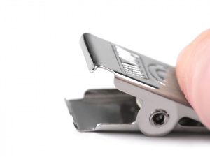 Žabky na záclony a závěsy kovové s kroužkem Ø25 mm