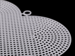 Plastová kanava / mřížka vyšívací srdce, čtverec