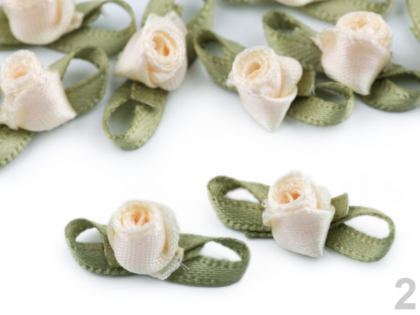 Saténová růže / poupě s lístky