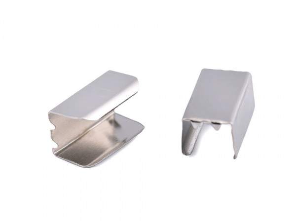 Kovová spojka na plochou šňůru a pruženku šíře 8 mm