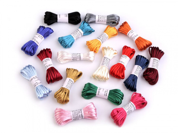 Saténová šňůra Ø2 mm svazek 3 m