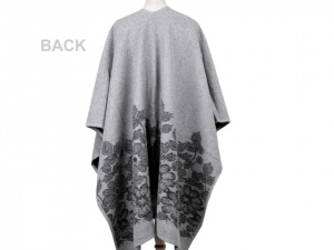 Pončo / pléd s ozdobným spínacím špendlíkem