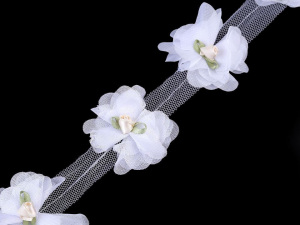 Prýmek květ s růžičkou na tylu šíře 60 mm