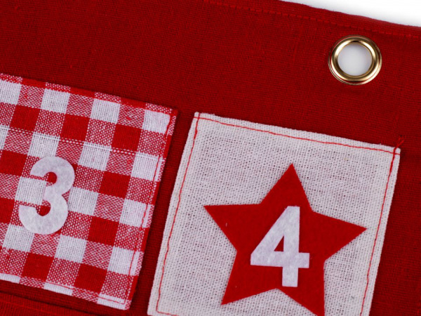 Textilní adventní kalendář patchwork