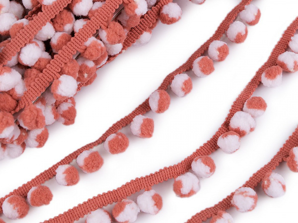 Prýmek šíře 25 mm s barevnými bambulkami Ø13 mm