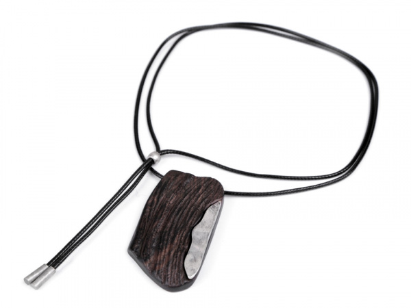 Dlouhý dřevěný designový náhrdelník