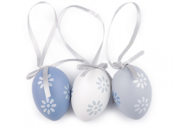 Malé velikonoční vajíčka s atlasovou stužkou