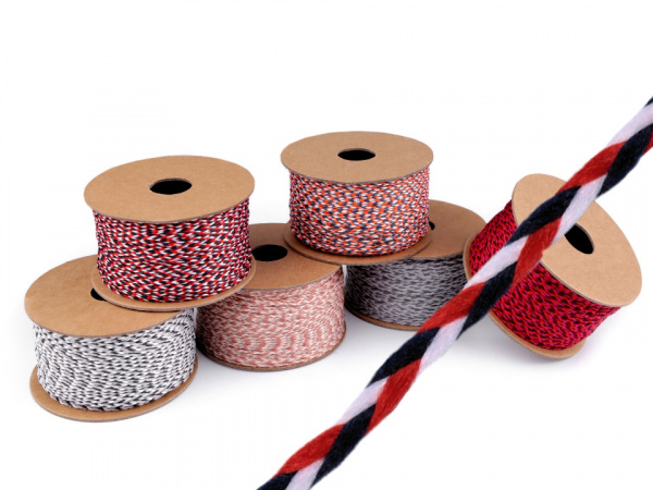 Splétaná plochá šňůra / provázek šíře 2,5 mm