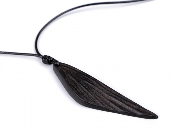 Dlouhý dřevěný designový náhrdelník