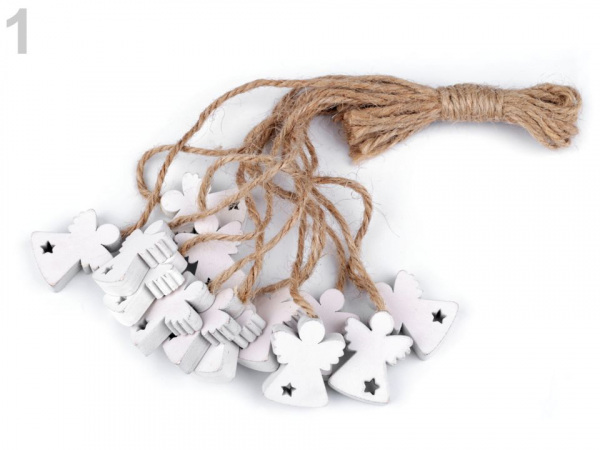 Dřevěná hvězda, anděl, houpací koník s provázkem