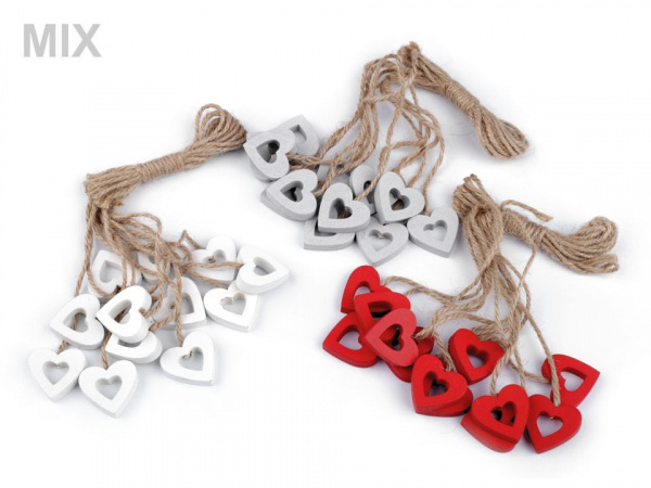 Dřevěné srdce s provázkem