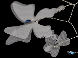 Slavnostní ozdoba do vlasů s broušenými korálky