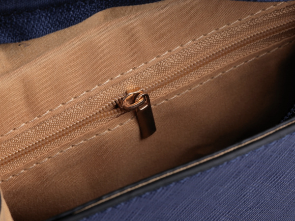 Kabelka malá s řetízkovým uchem 14x18 cm