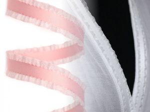 Saténový prýmek s volánkem / stuha šíře 16 mm