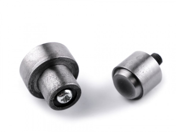 Piston k nýtování průchodek Ø17 mm