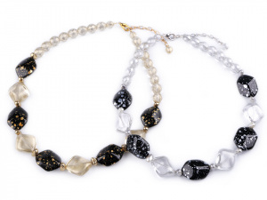 Náhrdelník ze skleněných broušených korálků